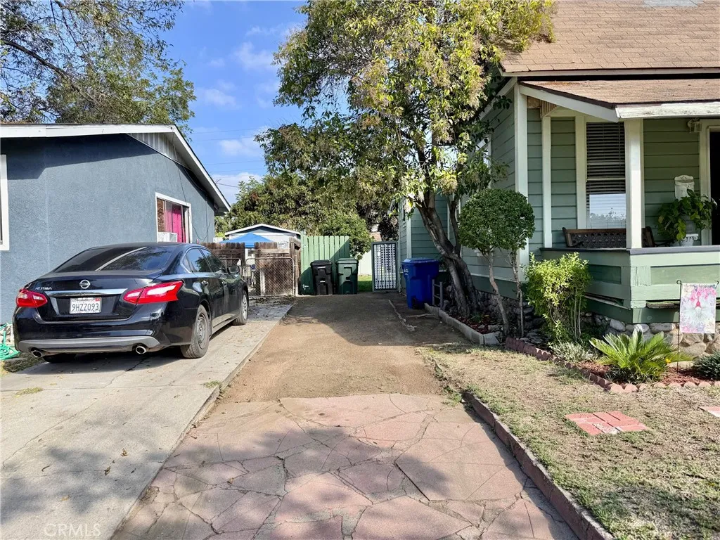 Pomona, California 91768, United States, 2 Bedrooms Bedrooms, ,1 BathroomBathrooms,Residential,Active,235812