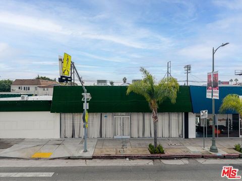 Photo of 6140 W Pico Boulevard, Los Angeles, CA 90035 (MLS # 25618155)