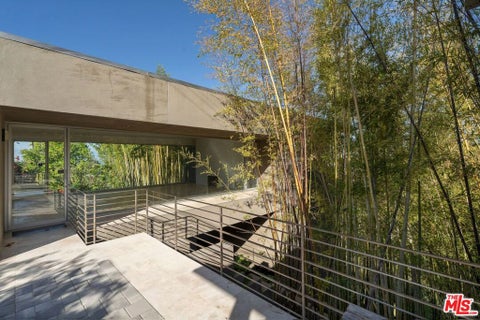 Photo of 3944 Cody Road, Sherman Oaks, CA 91403 (MLS # 26993289)
