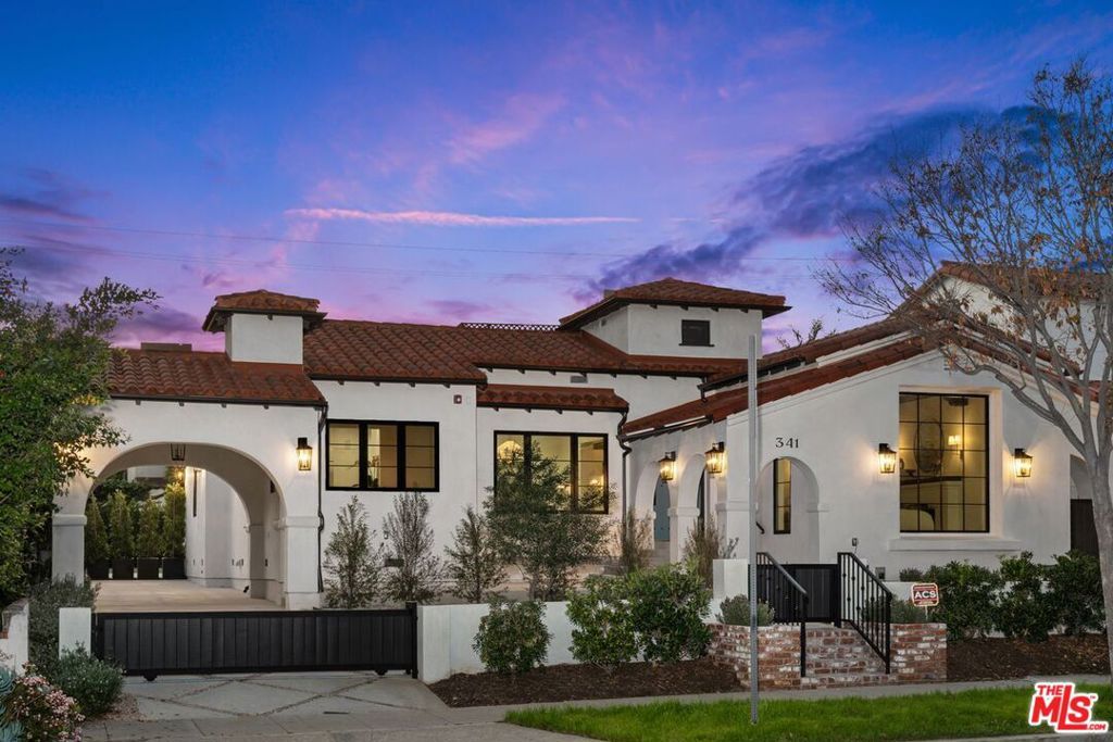 Photo of 341 S Roxbury Drive, Beverly Hills, CA 90212 (MLS # 26656441)