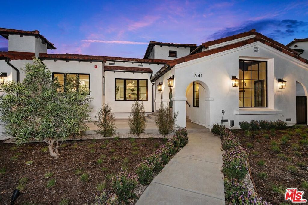 Photo of 341 S Roxbury Drive, Beverly Hills, CA 90212 (MLS # 26656441)