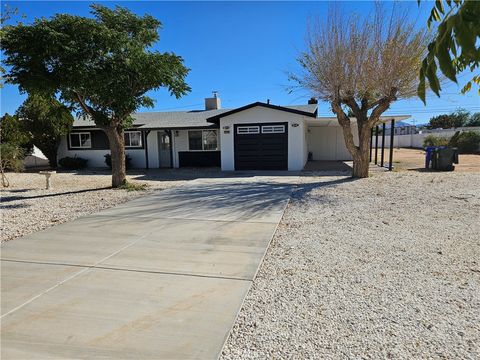 Photo of 22725 Anoka Rd, Apple Valley, CA 92308 (MLS # IV25242539)
