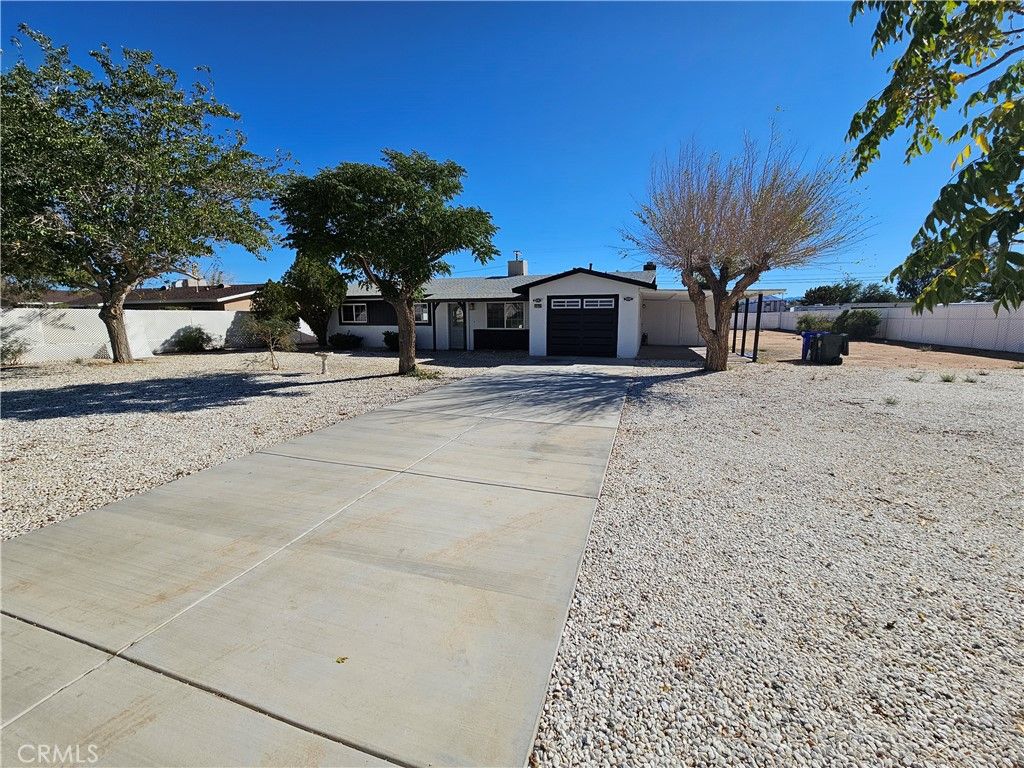Photo of 22725 Anoka Rd, Apple Valley, CA 92308 (MLS # IV25242539)