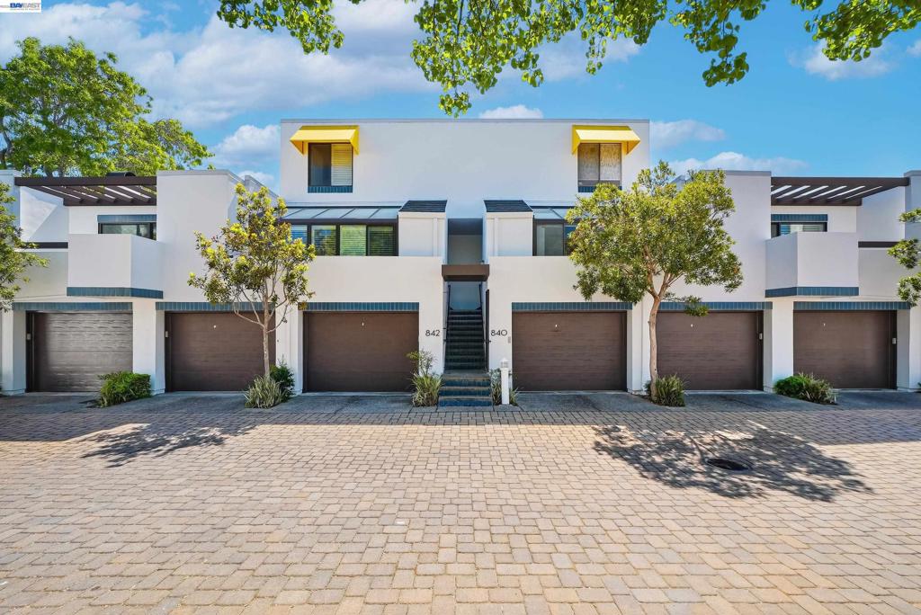 844 Balboa Ln