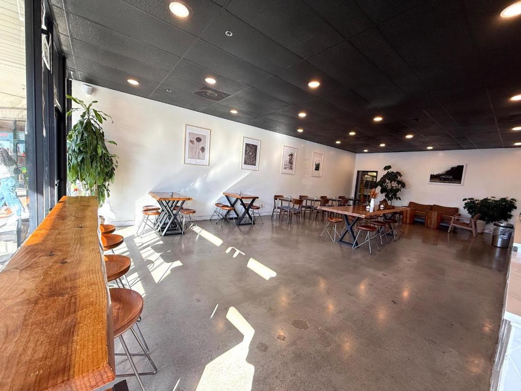 3560 3560 G Street