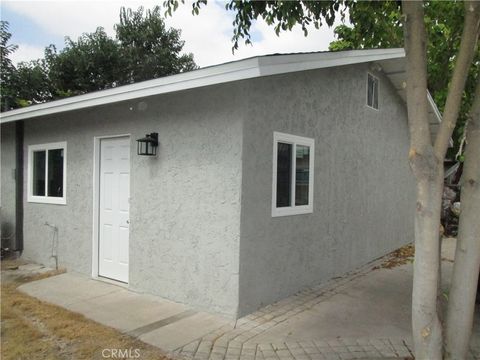 Photo of 852 Davidson Avenue N #1/2, San Bernardino, CA 92411 (MLS # CV25267071)