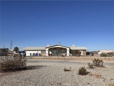 Photo of 32600 Amarylis Avenue, Barstow, CA 92311 (MLS # HD25236445) Photo of 32600 Amarylis Avenue, Barstow, CA 92311 (MLS # HD25236445)