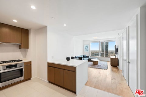 Photo of 889 Francisco Street #3401, Los Angeles, CA 90017 (MLS # 26861581)
