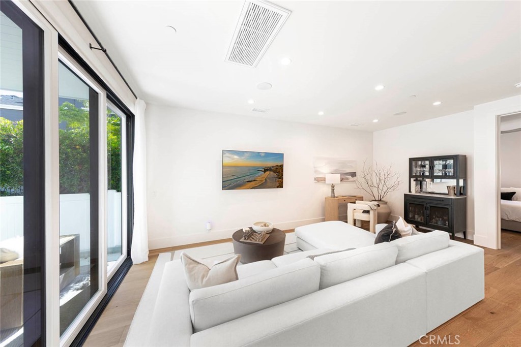 Corona del Mar North of PCH (CNHW) - Residential Lease