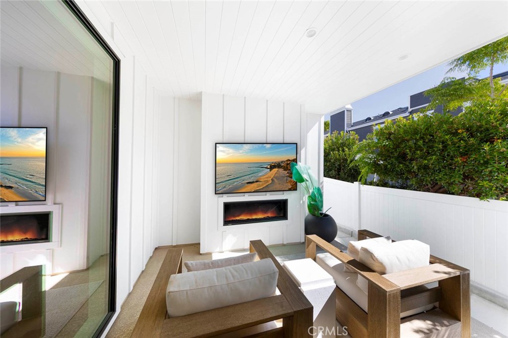 Corona del Mar North of PCH (CNHW) - Residential Lease