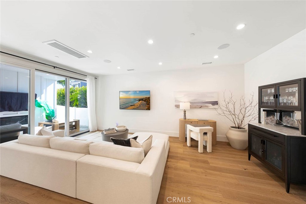 Corona del Mar North of PCH (CNHW) - Residential Lease