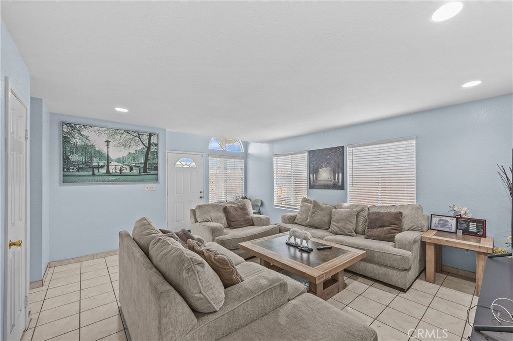 1450 W 9th
