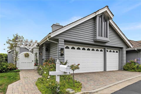 Photo of 5 Northampton Court, Newport Beach, CA 92660 (MLS # LG26125369)