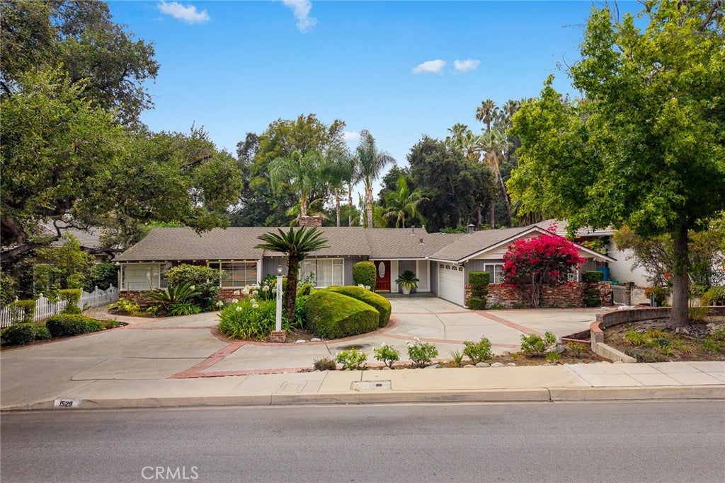 1529 Highland Oaks