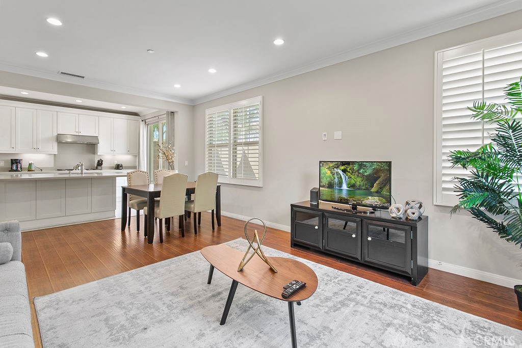 101 Thornhurst