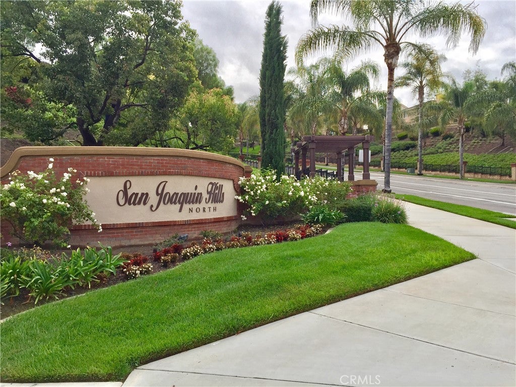 27631 Manor Hill