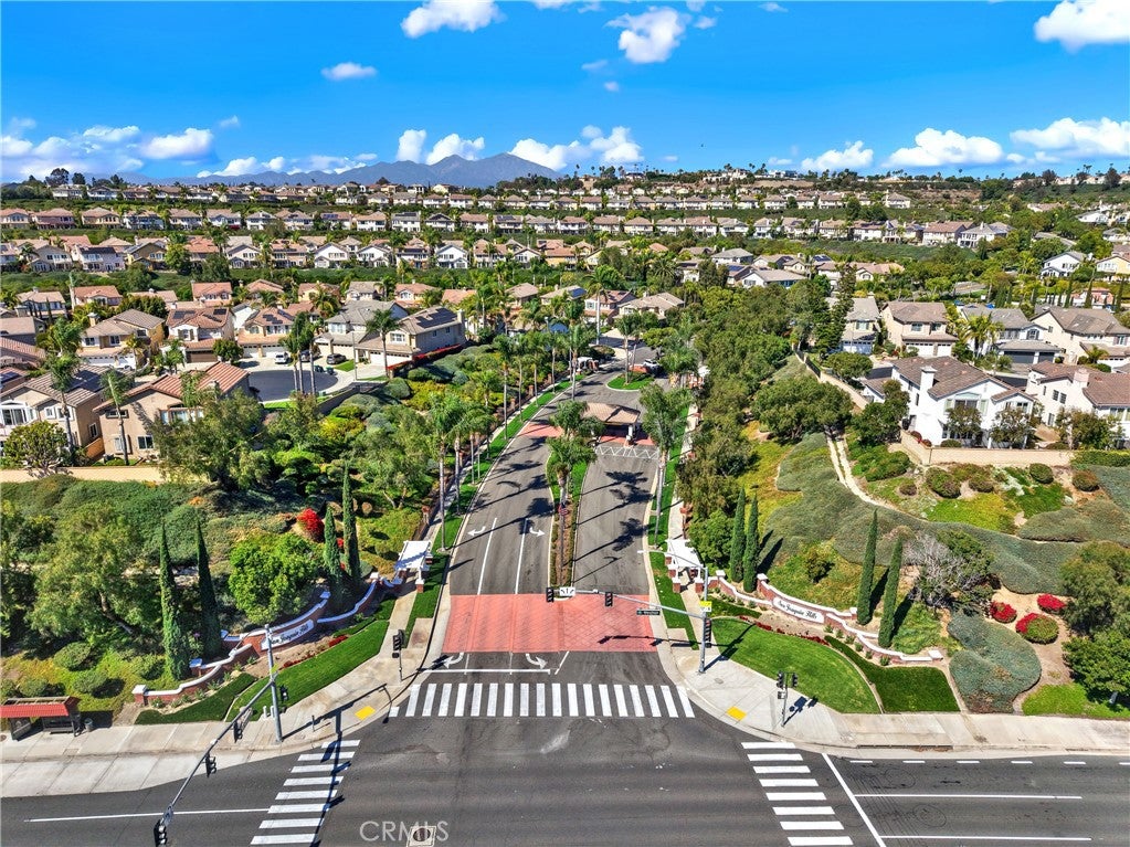 27631 Manor Hill