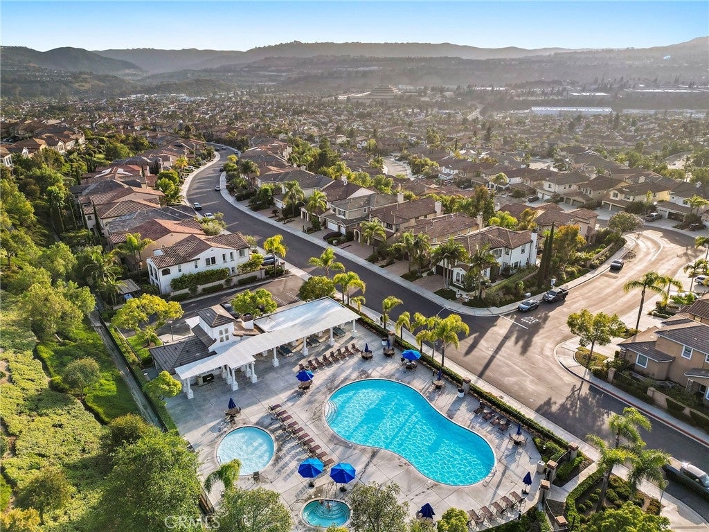 27631 Manor Hill