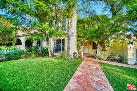 Photo of 1272 S Ridgeley Drive, Los Angeles, CA 90019 (MLS # 26649119)
