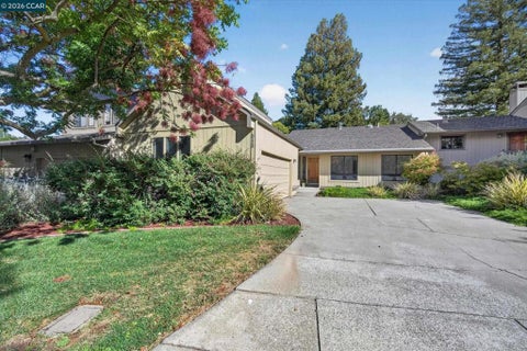 Photo of 3113 Lippizaner Ln Ln, Walnut Creek, CA 94598 (MLS # 41151864)