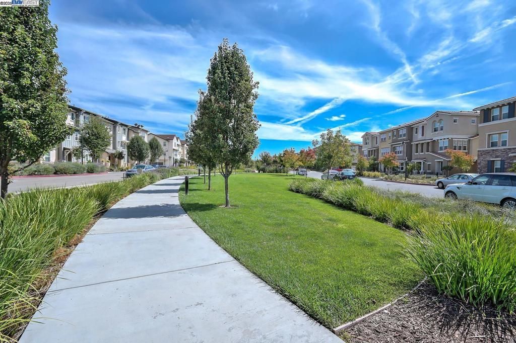 listing image 130725250606064457215