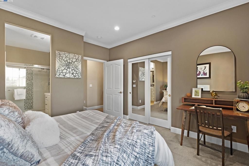 listing image 130723569797343066779