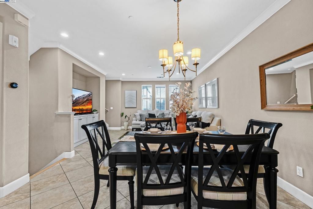 listing image 130721204203704841078