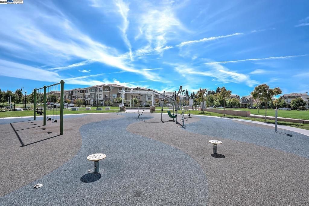 listing image 130720486154869175309