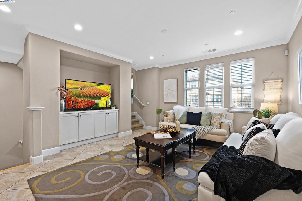 listing image 130728441698641013647