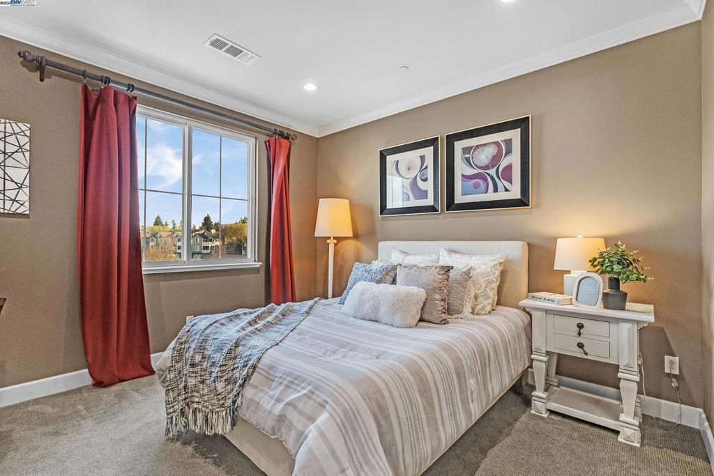 listing image 130727517434314867114