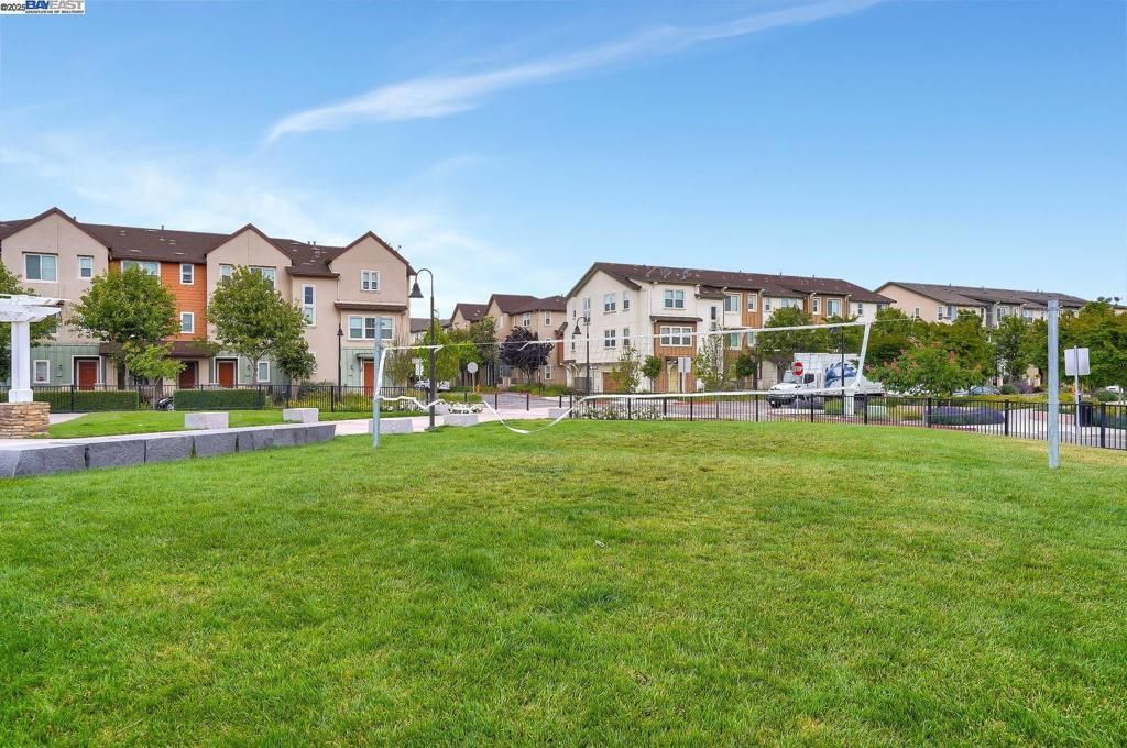 listing image 130726727563708907787