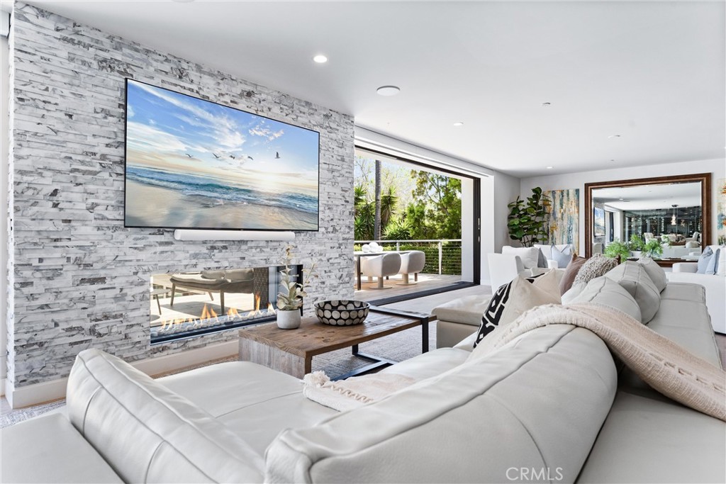 552 Seaward Rd
