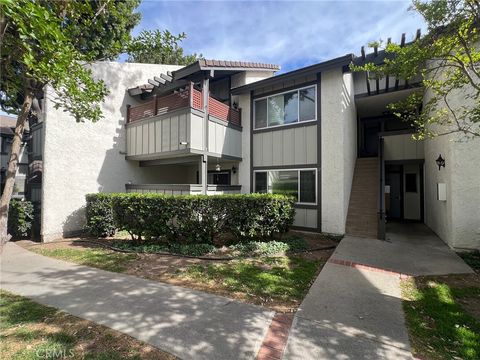 Photo of 1342 E Hillcrest Dr, Thousand Oaks, CA 91362 (MLS # SR26076518)