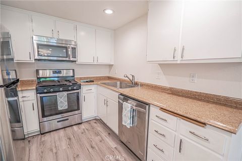Photo of 1342 E Hillcrest Dr #17, Thousand Oaks, CA 91362 (MLS # SR26076518)