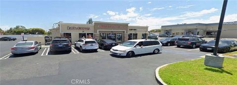 Photo of 621 W 19th St, Costa Mesa, CA 92627 (MLS # OC25241452)