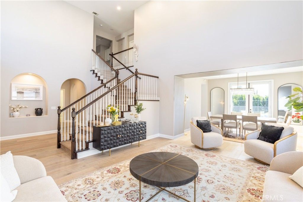 Photo of 5474 Sunlight St, Simi Valley, CA 93063 (MLS # SR26009945)