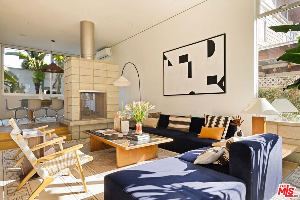 Photo of 764 Nowita Place, Venice, CA 90291 (MLS # 25603127)