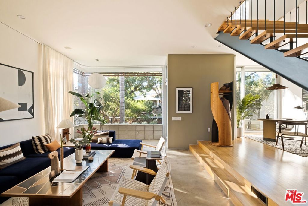 Photo of 764 Nowita Place, Venice, CA 90291 (MLS # 25603127)