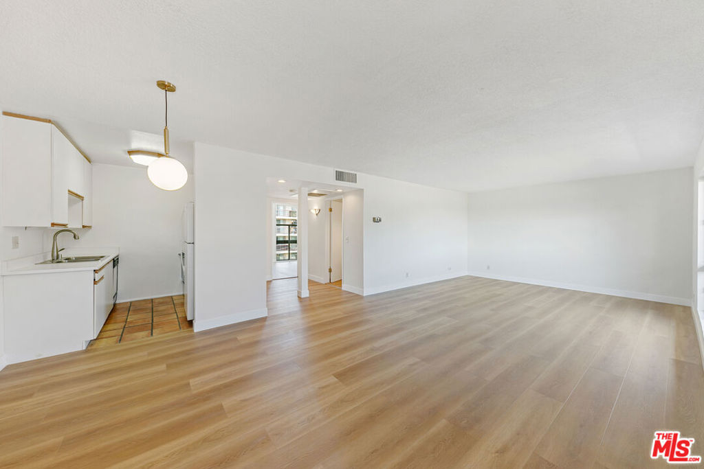 970 Palm Avenue 301