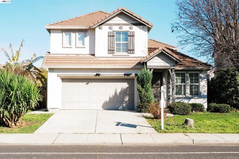 Photo of 2689 2689 Jackson Ave Ave, Tracy, CA 95377 (MLS # 41124831)
