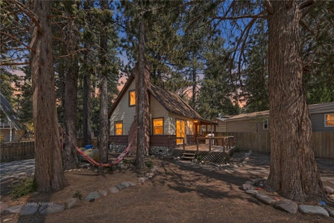 Photo of 39525 Red Robin DR, Fawnskin, CA 92333 (MLS # IG26233217)