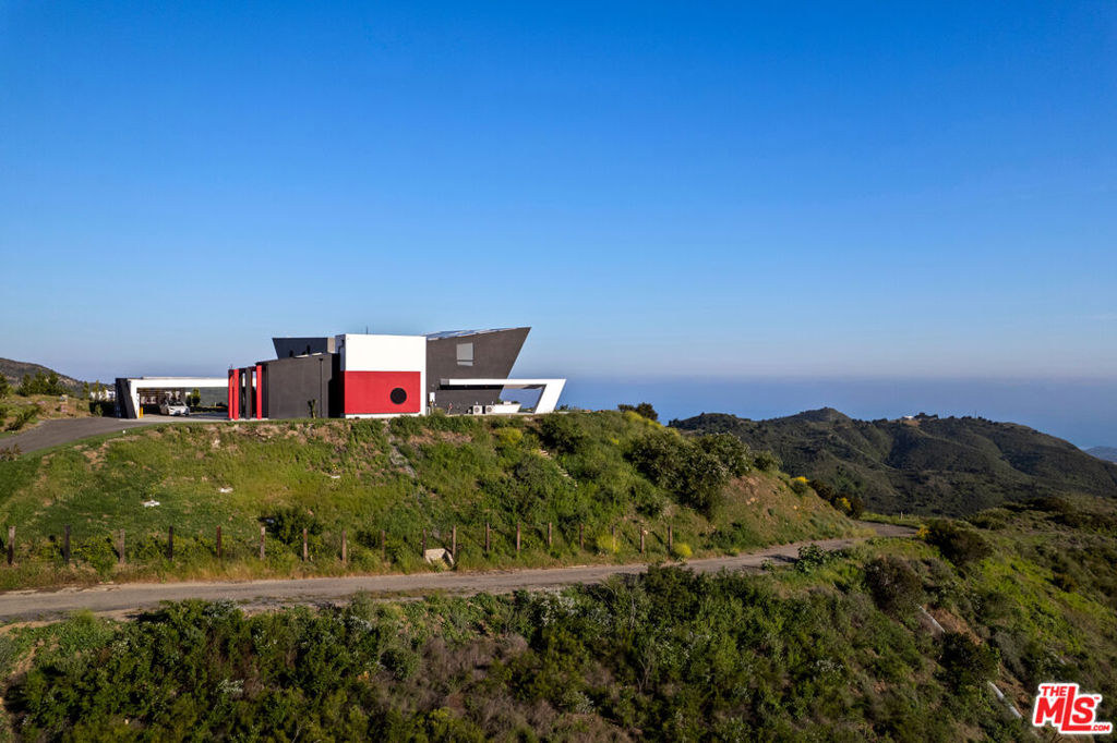 2514 Cayman Road
