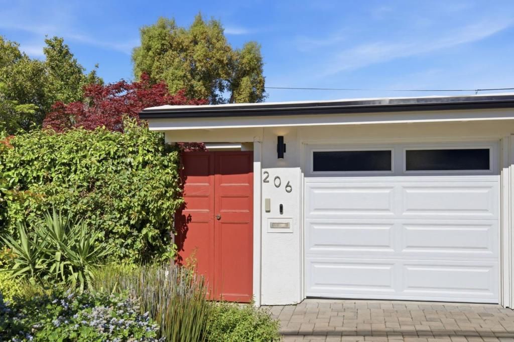 Photo of 206 Thompson Avenue, Mountain View, CA 94043 (MLS # ML82040260)