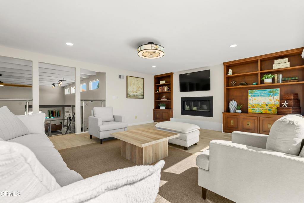 Oxnard, California, 93035, United States, 3 Bedrooms Bedrooms, ,4 BathroomsBathrooms,Residential,Active,2026326