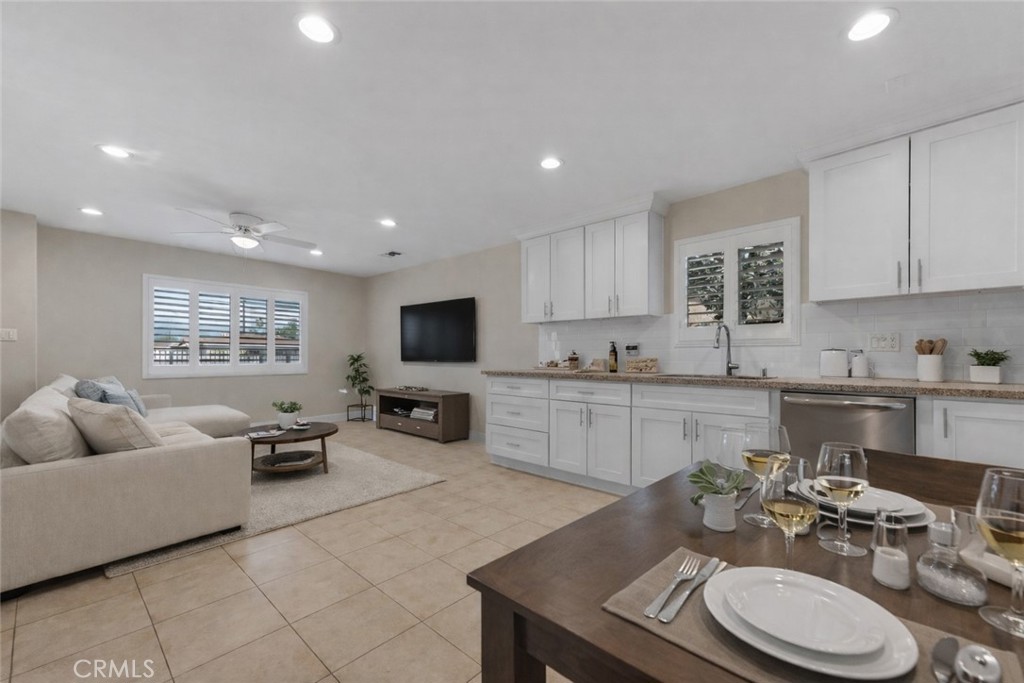 22052 Cantlay Street