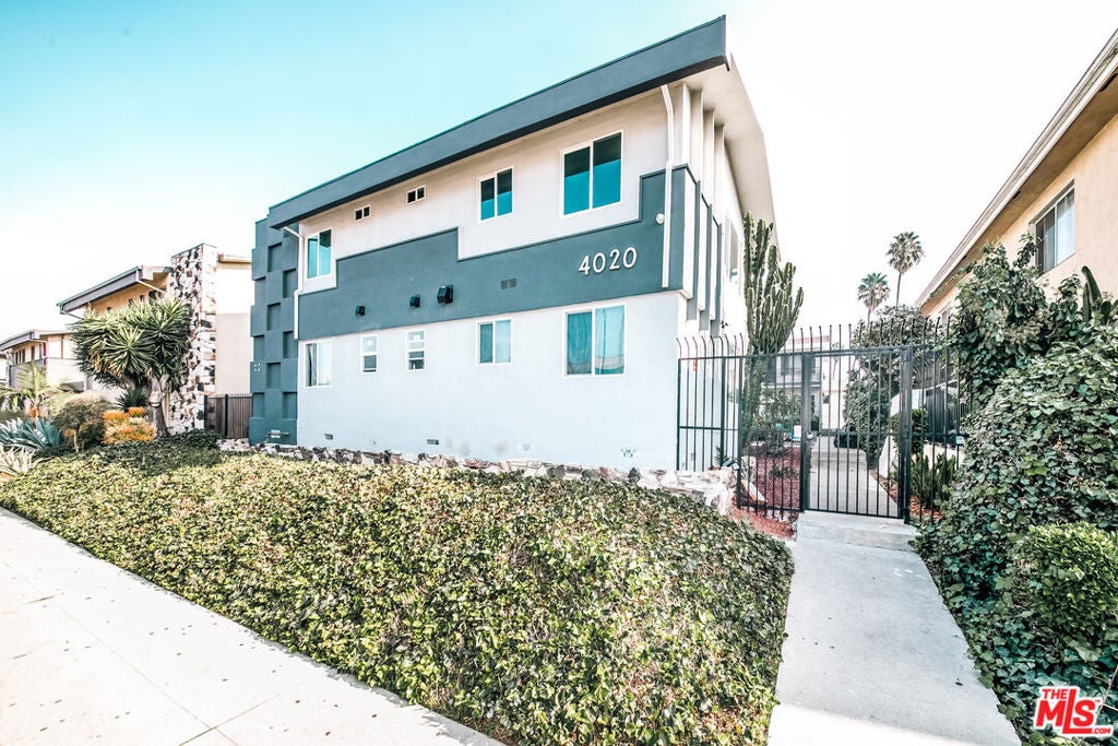 4020 Stevely Avenue