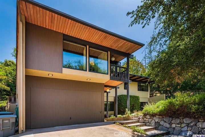 Photo 1 of 2 — 3242 E Chevy Chase, Glendale, CA 91206