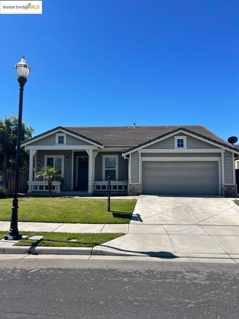 Photo of 252 LAIRD PL, Brentwood, CA 94513 (MLS # 41108765) Photo of 252 LAIRD PL, Brentwood, CA 94513 (MLS # 41108765)