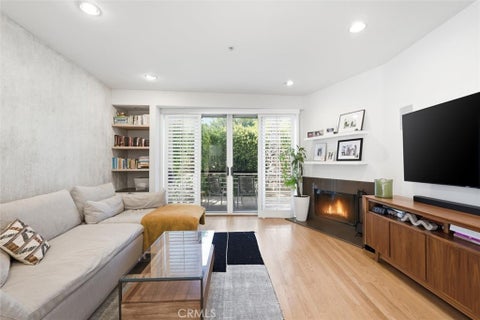 Photo of 943 14th Street #101, Santa Monica, CA 90403 (MLS # SB26059539)