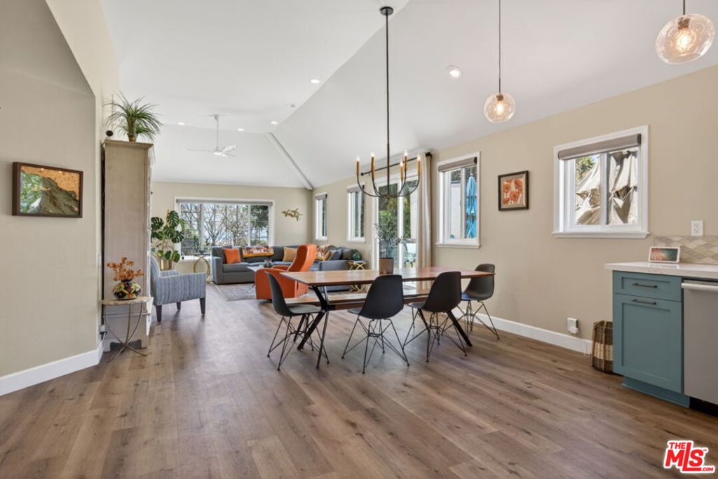 686 Island View Circle